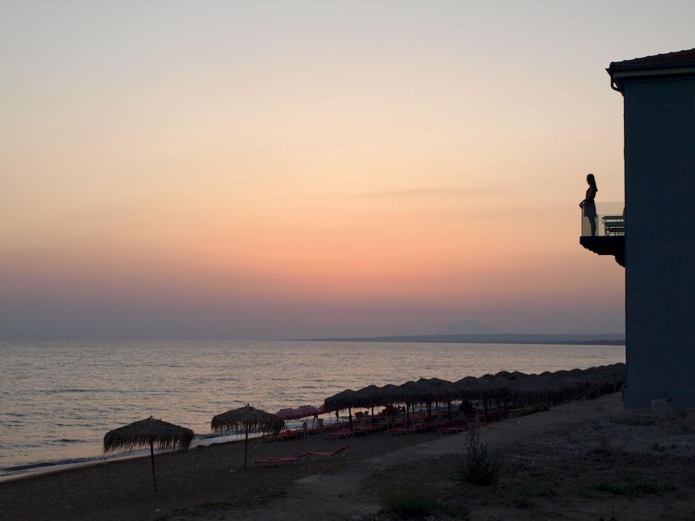 Dexamenes Seaside Hotel Kourouta Bagian luar foto
